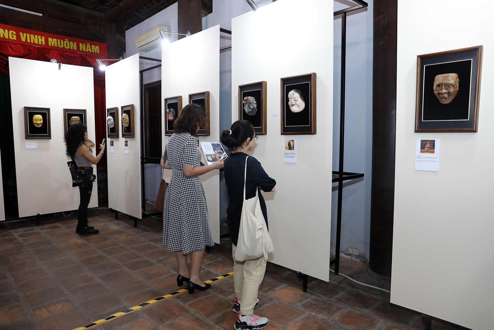 小笠原由祠能楽面展示会の画像３