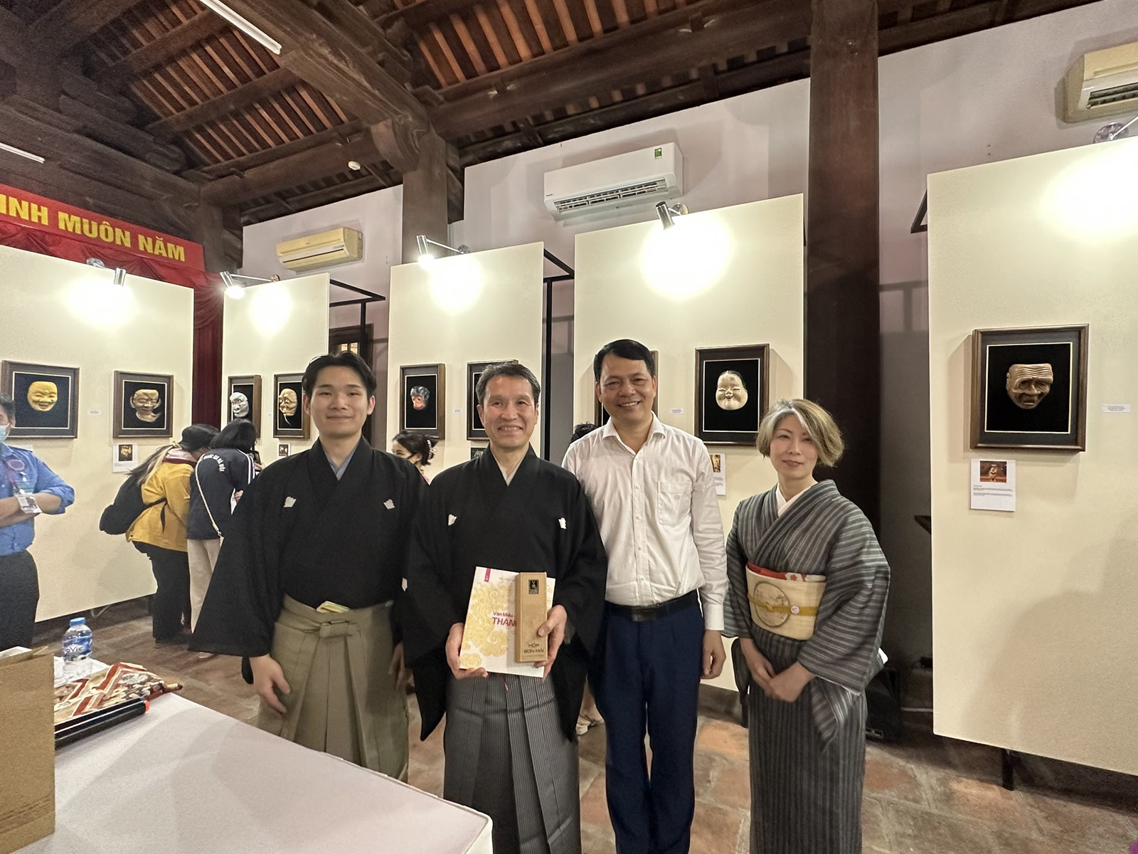 小笠原由祠能楽面展示会の画像３